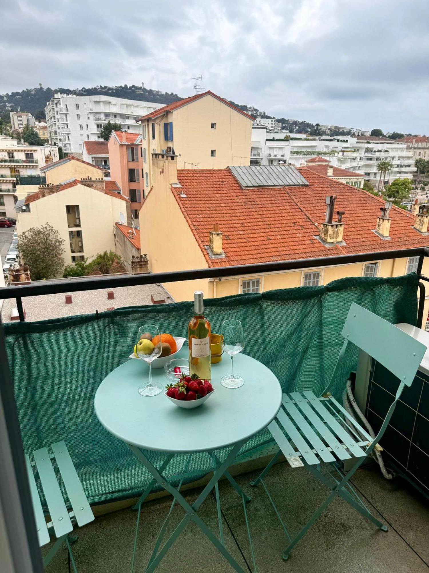 Le Marignan Apartment Кан Екстериор снимка