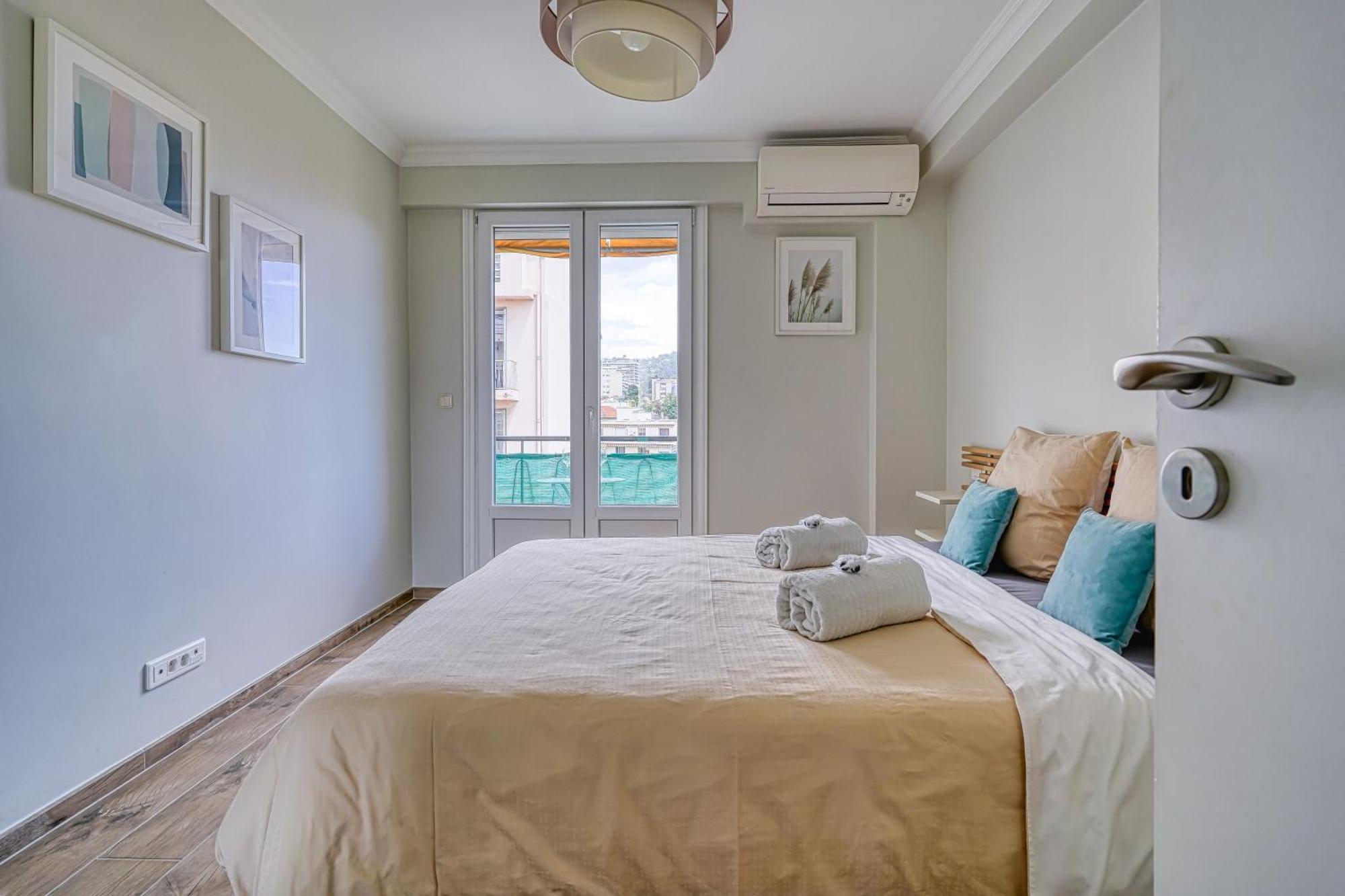 Le Marignan Apartment Кан Екстериор снимка