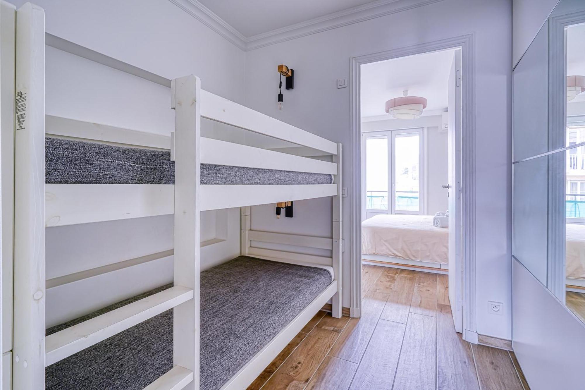 Le Marignan Apartment Кан Екстериор снимка