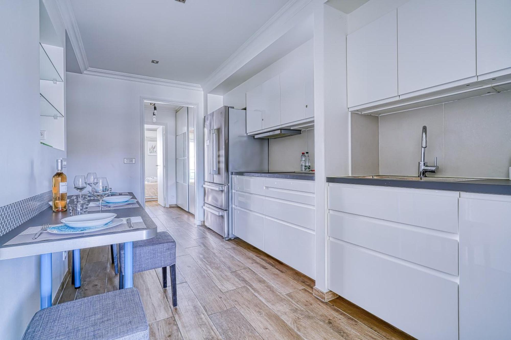 Le Marignan Apartment Кан Екстериор снимка