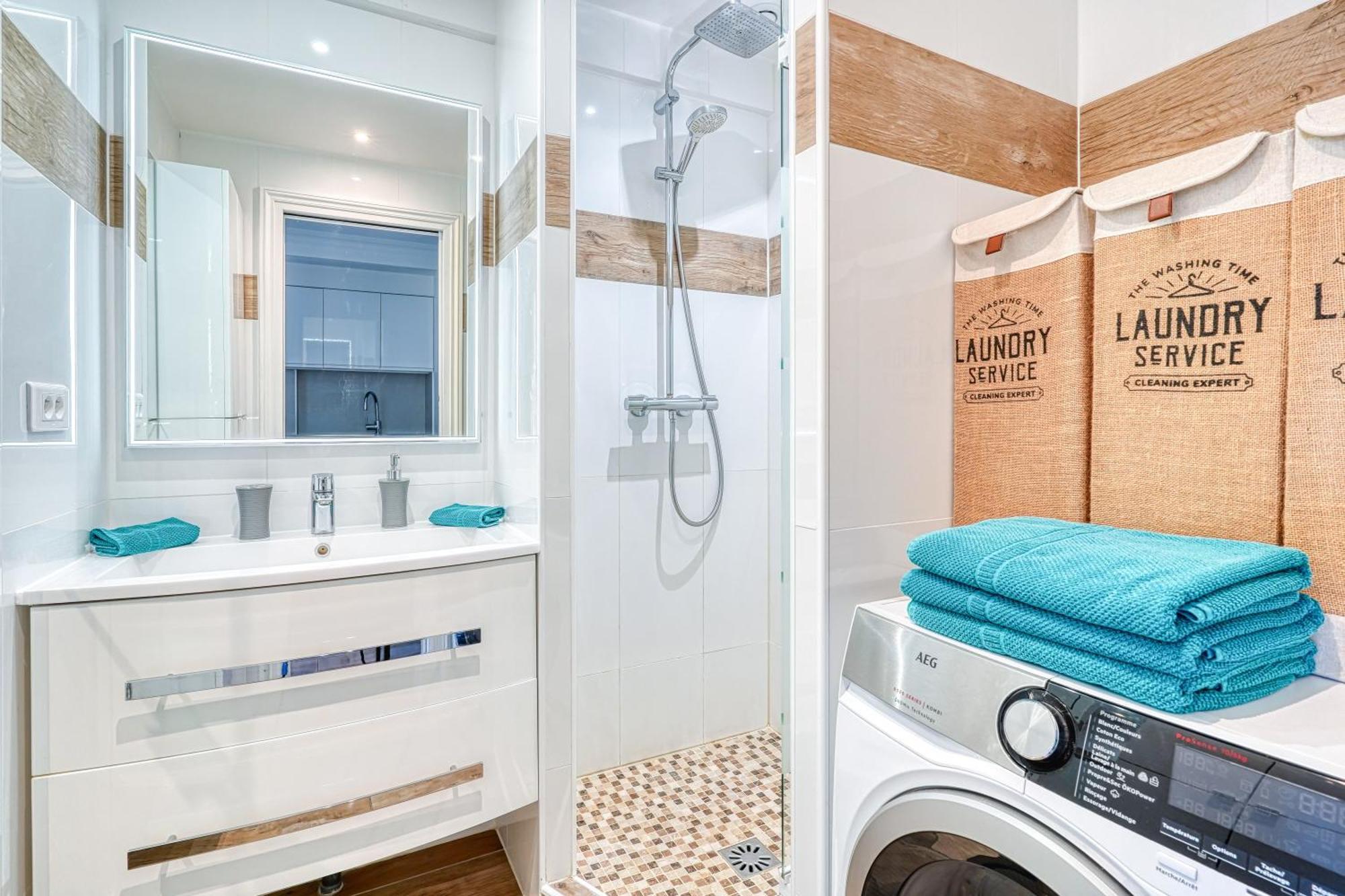 Le Marignan Apartment Кан Екстериор снимка