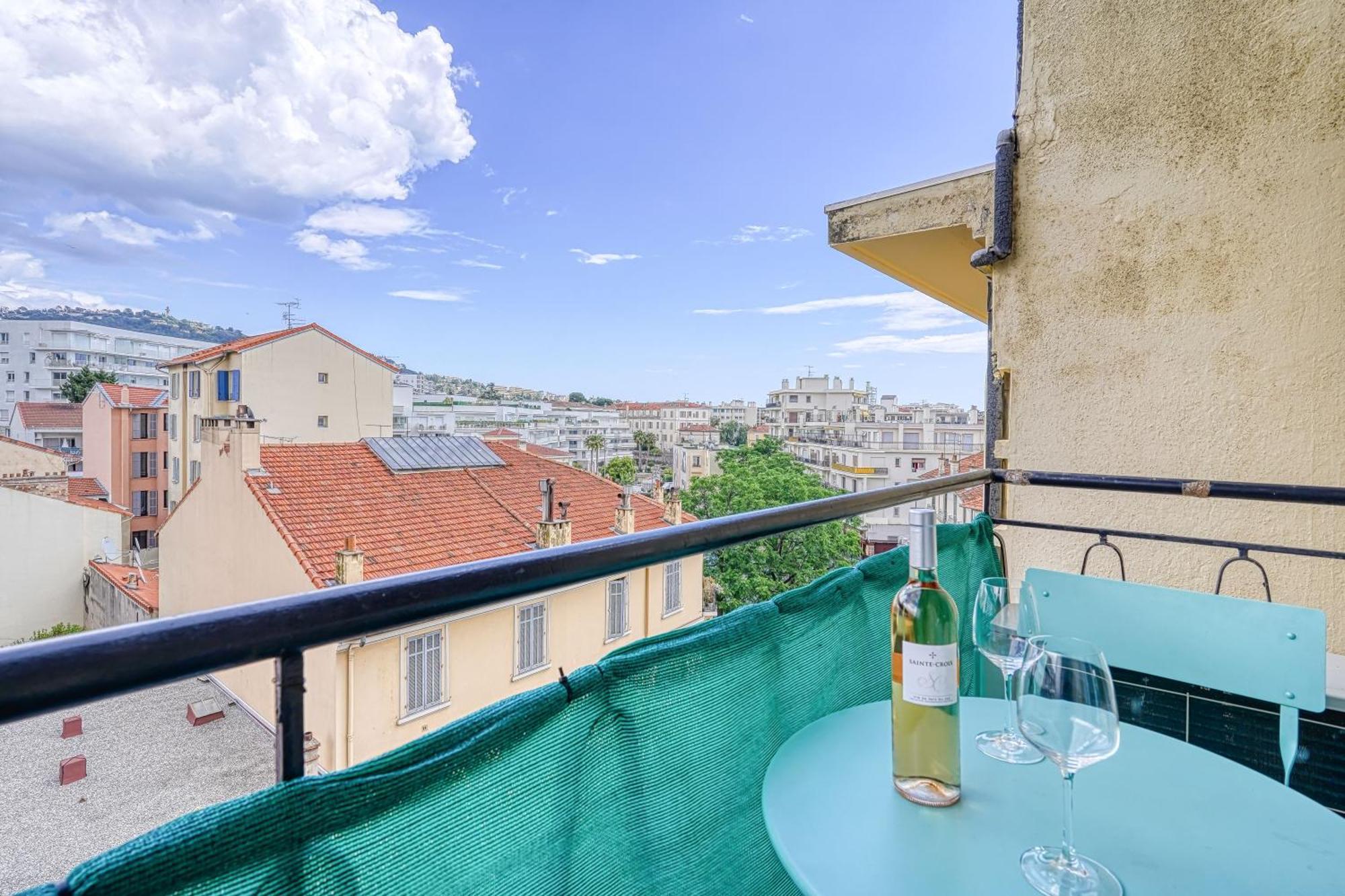 Le Marignan Apartment Кан Екстериор снимка